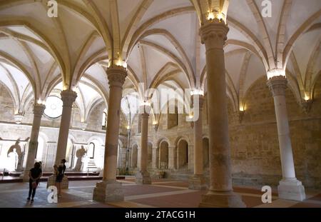 Alcobaça, monastère de Santa Maria (12-18th siècle, gothique et baroque). Réfectoire. Site du patrimoine mondial. Leiria, Portugal. Banque D'Images