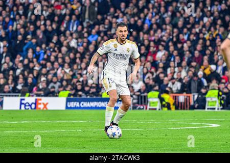 MADRID, ESPAGNE - 29 NOVEMBRE : Dani Ceballos du Real Madrid CF pilote le ballon lors du match entre le Real Madrid CF et la SSC Napoles de l'UEFA Champions League le 29 novembre 2023 à Santiago Bernabeu à Madrid, Espagne. (Samuel Carreño/Pximages) crédit : PX Images/Alamy Live News Banque D'Images