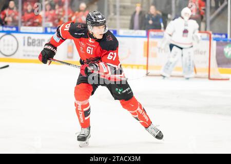 Aalborg, Danemark. 28 novembre 2023. Julian Jakobsen (61) des Pirates d'Aalborg vu lors du match de hockey sur glace Metal Liga entre les Pirates d'Aalborg et Rungsted Seier Capital au Sparekassen Danmark Isarena à Aalborg. (Crédit photo : Gonzales photo - Balazs Popal). Banque D'Images