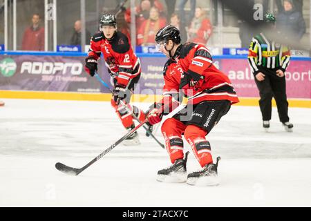 Aalborg, Danemark. 28 novembre 2023. Paul DeNaples (3) des Pirates d'Aalborg vu lors du match de hockey sur glace Metal Liga entre les Pirates d'Aalborg et Rungsted Seier Capital au Sparekassen Danmark Isarena à Aalborg. (Crédit photo : Gonzales photo - Balazs Popal). Banque D'Images