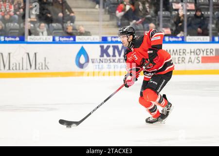 Aalborg, Danemark. 28 novembre 2023. Paul DeNaples (3) des Pirates d'Aalborg vu lors du match de hockey sur glace Metal Liga entre les Pirates d'Aalborg et Rungsted Seier Capital au Sparekassen Danmark Isarena à Aalborg. (Crédit photo : Gonzales photo - Balazs Popal). Banque D'Images