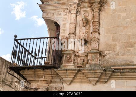 Trujillo, Estrémadure, Espagne- 21 octobre 2023 : détails architecturaux du palais du marquis de la conquête dans la ville de Trujillo Banque D'Images