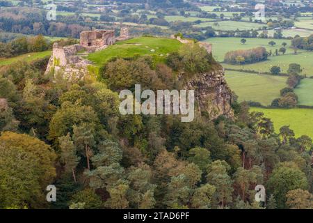 Vue aérienne du château de Beeston dans le Cheshire, Angleterre. Automne (octobre) 2023. Banque D'Images