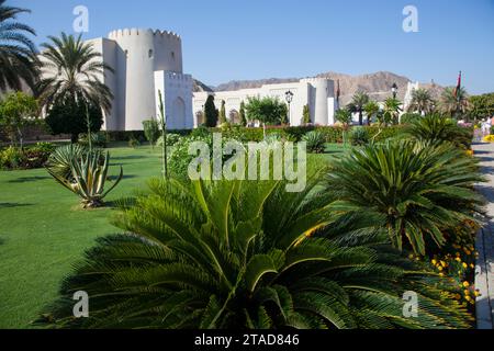 Muscat, Oman - 05 mars, 2022 : vue sur la vieille ville de Muttrah, située dans le gouvernorat de Muscat en Oman. Banque D'Images