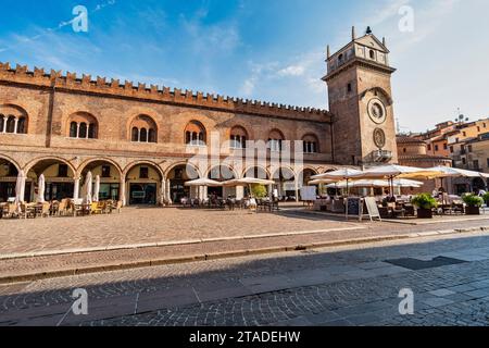 Torre dell'Orologio, Piazza delle Erbe, Mantoue, Lombardie, Italie Banque D'Images