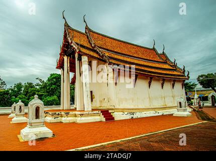 Wat Prasat Nonthaburi - Temple de style Ayutthaya de 400 ans Banque D'Images