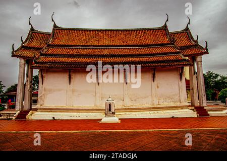 Wat Prasat Nonthaburi - Temple de style Ayutthaya de 400 ans Banque D'Images