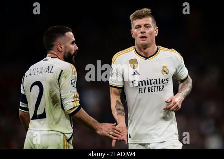 Milan, Italie. 29 novembre 2023. Dani Carvajal du Real Madrid CF et Toni Kroos du Real Madrid CF sont vus lors du match de football Serie A entre le Real Madrid CF et la SSC Napoli. Crédit : Nicolò Campo/Alamy Live News Banque D'Images