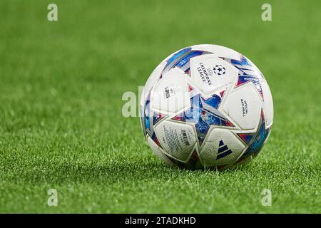 Balle officielle de l'UEFA Champions League au match de l'UEFA Champions League opposant la Real Sociedad et le RB Salzburg à l'Estadio Reale Arena le 29 novembre 20 Banque D'Images