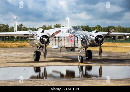 Avion nord-américain B-25J Mitchell de Flying Bulls sur le tarmac de Kleine Brogel. Peer, Belgique - 10 septembre 2022 Banque D'Images