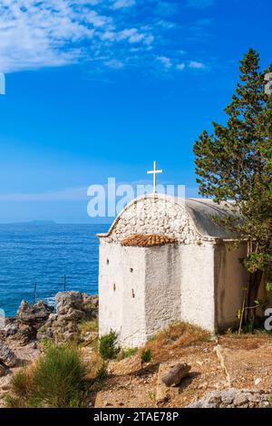 Albanie, province de Vlora, Dhermi, station balnéaire sur la Riviera albanaise, St. Église orthodoxe Nicolas Banque D'Images