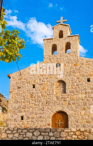 Albanie, province de Vlora, vieux village de Dhermi, église Saint Athanasios Banque D'Images