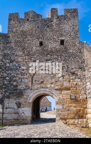 Albanie, Berat, centre historique inscrit au patrimoine mondial de l'UNESCO, la citadelle en partie construite au 13e siècle Banque D'Images