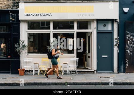 Londres, Royaume-Uni - 25 août 2023 : Burro e Salvia Restaurant à Shoreditch. Restaurant confortable dans Redchurch Street Banque D'Images