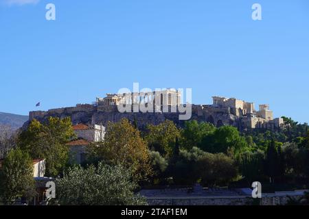 Vue sur la colline de l'Acropole et le Parthénon, sur la ville d'Athènes, en Grèce Banque D'Images