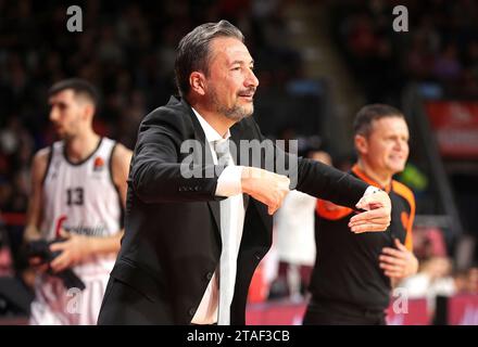 Allemagne, 30/11/2023, Luca Banchi (Virtus Segafredo Bologna, Cheftrainer) gestikuliert. GER, FC Bayern Basketball vs Virtus Segafredo Bologne, Basketball, Euroleague, saison 2023/2024, 30.11.2023, photo : Eibner-Pressefoto/Marcel Engelbrecht Banque D'Images