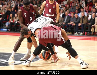 Allemagne, 30/11/2023, Kampf UM den ball. GER, FC Bayern Basketball vs Virtus Segafredo Bologne, Basketball, Euroleague, saison 2023/2024, 30.11.2023, photo : Eibner-Pressefoto/Marcel Engelbrecht Banque D'Images