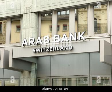 Genève, Suisse - 05 juin 2017 : Arab Bank (Suisse) en plein sur la place de Longemalle à Genève. Banque D'Images