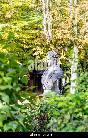 Sculpture buste dans le Parc de Bruxelles, Bruxelles, Belgique Banque D'Images