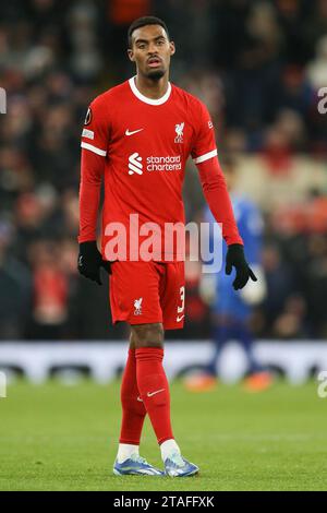 Liverpool, Royaume-Uni. 30 novembre 2023. Ryan Gravenberch de Liverpool regarde. UEFA Europa League Group E Match, Liverpool contre Lask à Anfield à Liverpool le jeudi 30 novembre 2023. Cette image ne peut être utilisée qu'à des fins éditoriales. Usage éditorial uniquement. photo de Chris Stading/Andrew Orchard photographie sportive/Alamy Live News crédit : Andrew Orchard photographie sportive/Alamy Live News Banque D'Images