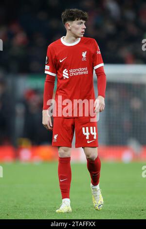 Liverpool, Royaume-Uni. 30 novembre 2023. Luke Chambers de Liverpool regarde. UEFA Europa League Group E Match, Liverpool contre Lask à Anfield à Liverpool le jeudi 30 novembre 2023. Cette image ne peut être utilisée qu'à des fins éditoriales. Usage éditorial uniquement. photo de Chris Stading/Andrew Orchard photographie sportive/Alamy Live News crédit : Andrew Orchard photographie sportive/Alamy Live News Banque D'Images