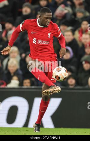 Liverpool, Royaume-Uni. 30 novembre 2023. Ibrahima Konaté #5 de Liverpool en action lors du match de l'UEFA Europa League Liverpool vs LASK à Anfield, Liverpool, Royaume-Uni, le 30 novembre 2023 (photo de Mark Cosgrove/News Images) crédit : News Images LTD/Alamy Live News Banque D'Images