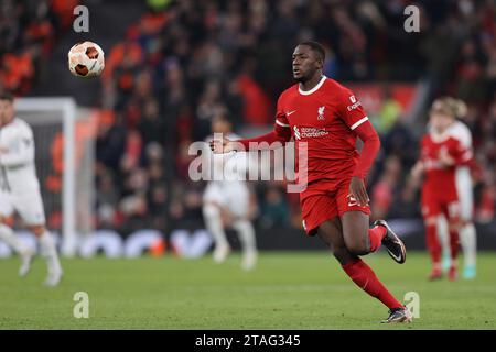 Liverpool, Royaume-Uni. 30 novembre 2023. Ibrahima Konate de Liverpool lors du match de l'UEFA Europa League à Anfield, Liverpool. Le crédit photo devrait être : Gary Oakley/Sportimage crédit : Sportimage Ltd/Alamy Live News Banque D'Images