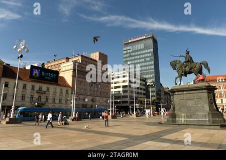 Zagreb, Croatie - août 2017 : place Ban Jelacic à Zagreb, Croatie Banque D'Images