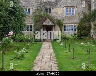 Kelmscott Manor, mieux connu comme la retraite de campagne de l'artiste William Morris, Oxfordshire, Royaume-Uni Banque D'Images