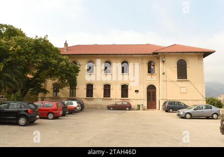 Lastovo, Croatie - Août 2017 : l'école élémentaire de Lastovo, sur l'île de Lastovo, Croatie Banque D'Images