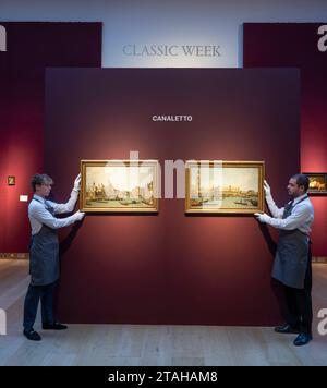 Londres, Royaume-Uni. 1 décembre 2023. Christie’s Classic week couvre l’art de l’Antiquité au XXIe siècle, avec six ventes aux enchères en direct et une vente en ligne, la série se déroulera du 1 au 15 décembre, avec les moments forts des enchères à la vue du public à partir du 21 1 décembre. Les points forts comprennent : une paire de chefs-d’œuvre vénitiens inédits de Canaletto Venise : l’embouchure du Grand Canal depuis l’est ; et le Molo, avec la Piazzetta et le Palais des Doges, depuis le Bacino. Estimation : £8 000 000-£12,000,000. Crédit : Malcolm Park/Alamy Live News Banque D'Images