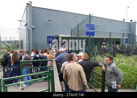 Medyka, Pologne - 11 juin 2017 : point de contrôle Medyka-Shegyni à la frontière avec la Pologne et l'Ukraine et à environ 15 km de la ville polonaise de Przemysl. Banque D'Images