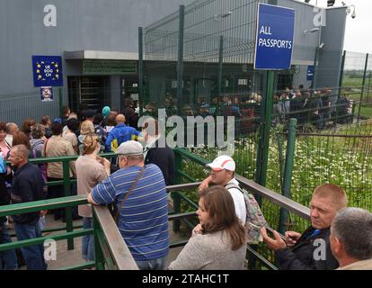 Medyka, Pologne - 11 juin 2017 : point de contrôle Medyka-Shegyni à la frontière avec la Pologne et l'Ukraine et à environ 15 km de la ville polonaise de Przemysl. Banque D'Images