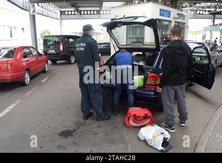 Medyka, Pologne - 11 juin 2017 : point de contrôle Medyka-Shegyni à la frontière avec la Pologne et l'Ukraine et à environ 15 km de la ville polonaise de Przemysl. Banque D'Images