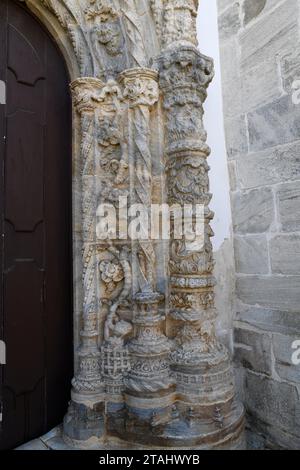Viana do Alentejo, Igreja de Nossa Senhora da Anunciaçao détail portail (style manueline). Evora, Alentejo, Portugal. Banque D'Images