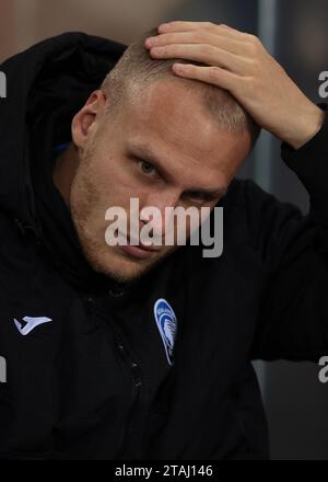 Bergame, Italie, 30 novembre 2023. Mitchel Bakker d'Atalanta réagit sur le banc avant le coup d'envoi du match de l'UEFA Europa League au Gewiss Stadium, Bergame. Le crédit photo devrait se lire : Jonathan Moscrop / Sportimage Banque D'Images