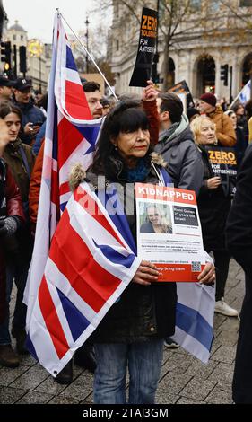 Angleterre, Londres, Whitehall, rassemblement anti-sémite, partisans pro-israéliens remplissent les rues autour de Whitehall, le 26 novembre 2023. Banque D'Images