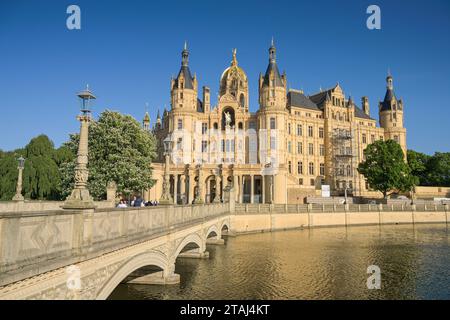 Burgsee, Schweriner Schloß, Landtag, Schwerin, Mecklembourg-Poméranie occidentale, Deutschland *** Castle Lake, Schwerin Castle, State Parliament, Schwerin, Mecklenburg-Vorpommern, Allemagne Banque D'Images