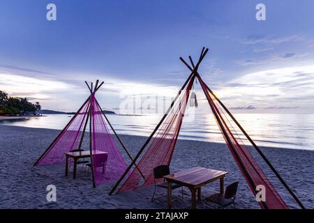 Paysage du lever du soleil sur la plage de Chaweng, Ko Samui, Thaïlande Banque D'Images