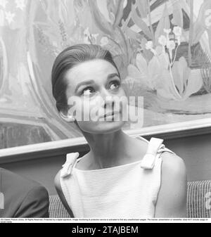 Audrey Hepburn. Actrice britannique. Né du 4 mai 1929 au 20 janvier 1993. Photographié à l'âge de 30 ans, visitant Stockholm Suède en septembre 1959. Banque D'Images