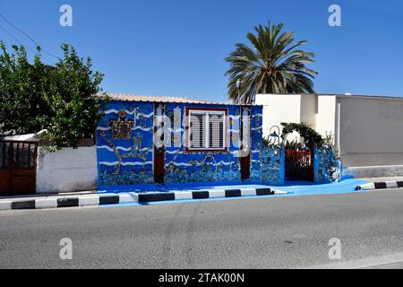 Paphos, Chypre - 02 octobre 2023 : la Maison Blue Shell dans la vieille ville - ville a été capitale européenne de la culture en 2017 Banque D'Images