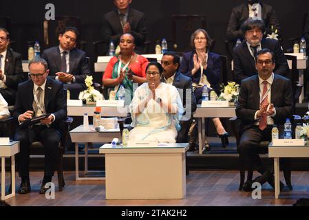 Kolkata, Inde. 22 novembre 2023. 22 novembre 2023, Kolkata, Inde : Mamata Banerjee, ministre en chef du Bengale occidental, prononce un discours lors du Bengale Global Business Summit (BGBS). Le 22 novembre 2023 à Kolkata, en Inde (photo de Dipa Chakraborty /Eyepix Group/Sipa USA) crédit : SIPA USA/Alamy Live News Banque D'Images