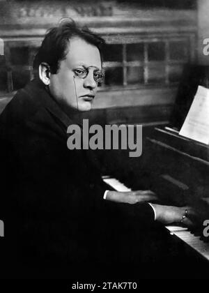 Max Reger. Portrait du compositeur et chef d'orchestre allemand Johann Baptist Joseph Maximilian Reger (1873-1916) c. 1910 Banque D'Images