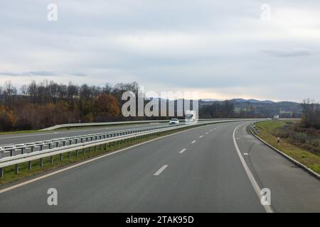 Autoroute A2 de Belgrade à Čačak alias Miloš Veliki Banque D'Images