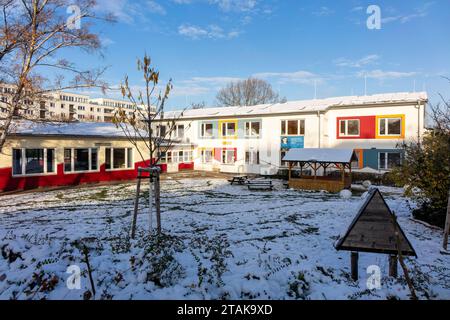 01.12.2023, Berlin, Haus der Jugend Anne Frank in der Mecklenburgische Straße im Bezirk Wilmersdorf *** 01 12 2023, Berlin, Maison de la Jeunesse Anne Frank in Mecklenburgische Straße dans le quartier Wilmersdorf crédit : Imago/Alamy Live News Banque D'Images