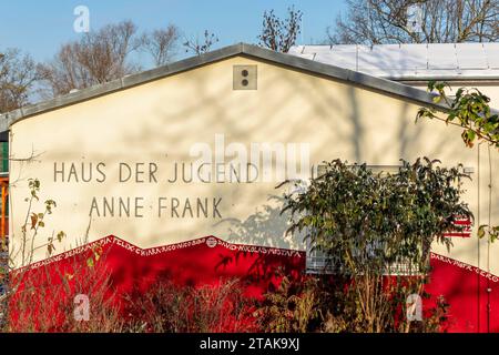 01.12.2023, Berlin, Haus der Jugend Anne Frank in der Mecklenburgische Straße im Bezirk Wilmersdorf *** 01 12 2023, Berlin, Maison de la Jeunesse Anne Frank in Mecklenburgische Straße dans le quartier Wilmersdorf crédit : Imago/Alamy Live News Banque D'Images