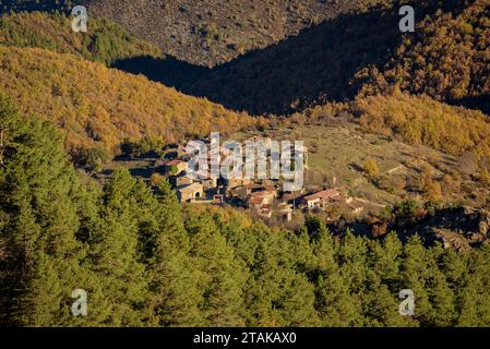 Itinéraire des points de vue du Pla de l'Àliga depuis Estana. Vue sur le village de Béixec (Cerdanya, Catalogne, Espagne, Pyrénées) Banque D'Images