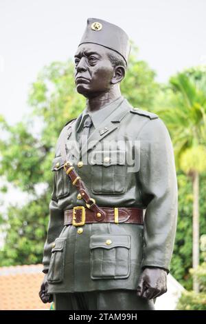 Le Monument d'Urip Sumoharjo dans le musée de fort Vredeburg. Il est l'un des héros indonésiens Banque D'Images