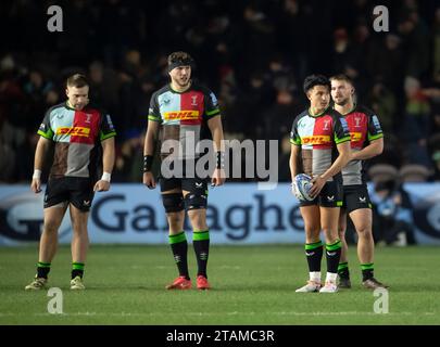 Harlequins Marcus Smith (joueur du match) en action pendant les Harlequins v sale Sharks, Gallagher Premiership, Rugby, Twickenham Stoop, Londres, Royaume-Uni le 1 décembre 2023. Photo de Gary Mitchell/Alamy Live News Banque D'Images