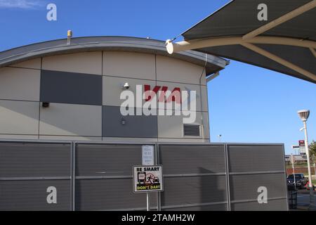 San Antonio, États-Unis. 01 décembre 2023. Vue extérieure et signalisation du VIA Metropolitan Transit North Star Center à San Antonio, Texas, États-Unis, le 1 décembre 2023. Le service de bus VIA Metropolitan Transit offrait des trajets gratuits toute la journée pour célébrer le Rosa Park Day. Le 1 décembre 1955, Parks est arrêtée à Montgomery, en Alabama, pour avoir refusé de céder son siège à un passager blanc. Aujourd'hui, elle est connue comme "la première dame des droits civiques" et "la mère du mouvement pour la liberté". (Photo de Carlos Kosienski/Sipa USA) crédit : SIPA USA/Alamy Live News Banque D'Images